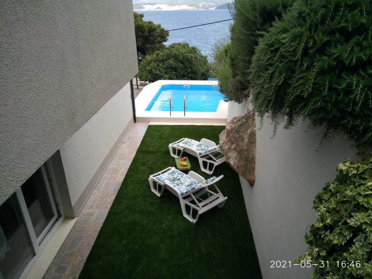 Private Pool And Sea View Apartment أوميس المظهر الخارجي الصورة
