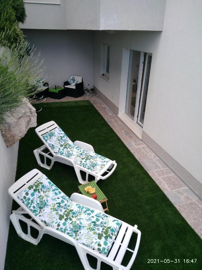 Private Pool And Sea View Apartment أوميس المظهر الخارجي الصورة