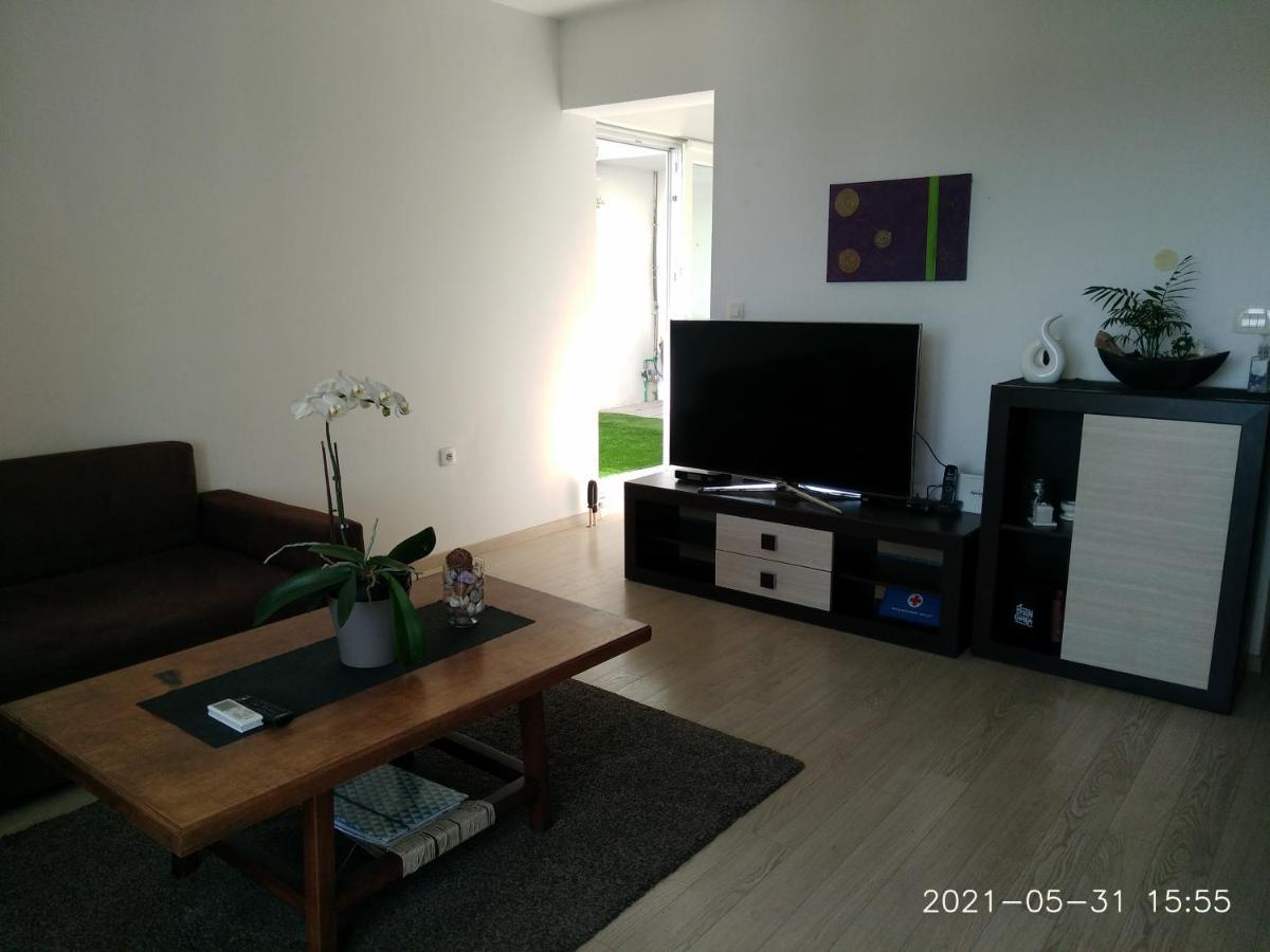 Private Pool And Sea View Apartment أوميس المظهر الخارجي الصورة