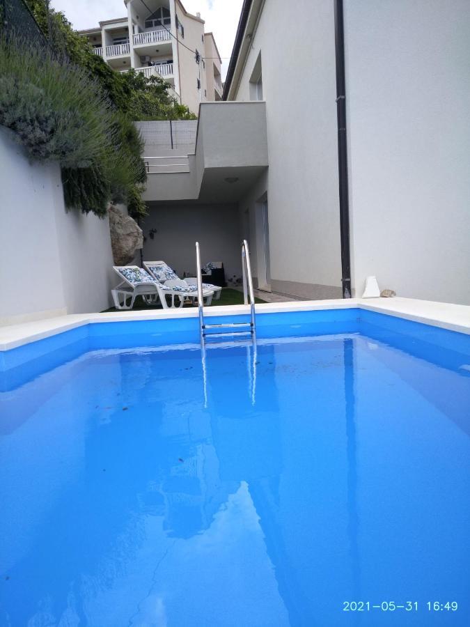 Private Pool And Sea View Apartment أوميس المظهر الخارجي الصورة