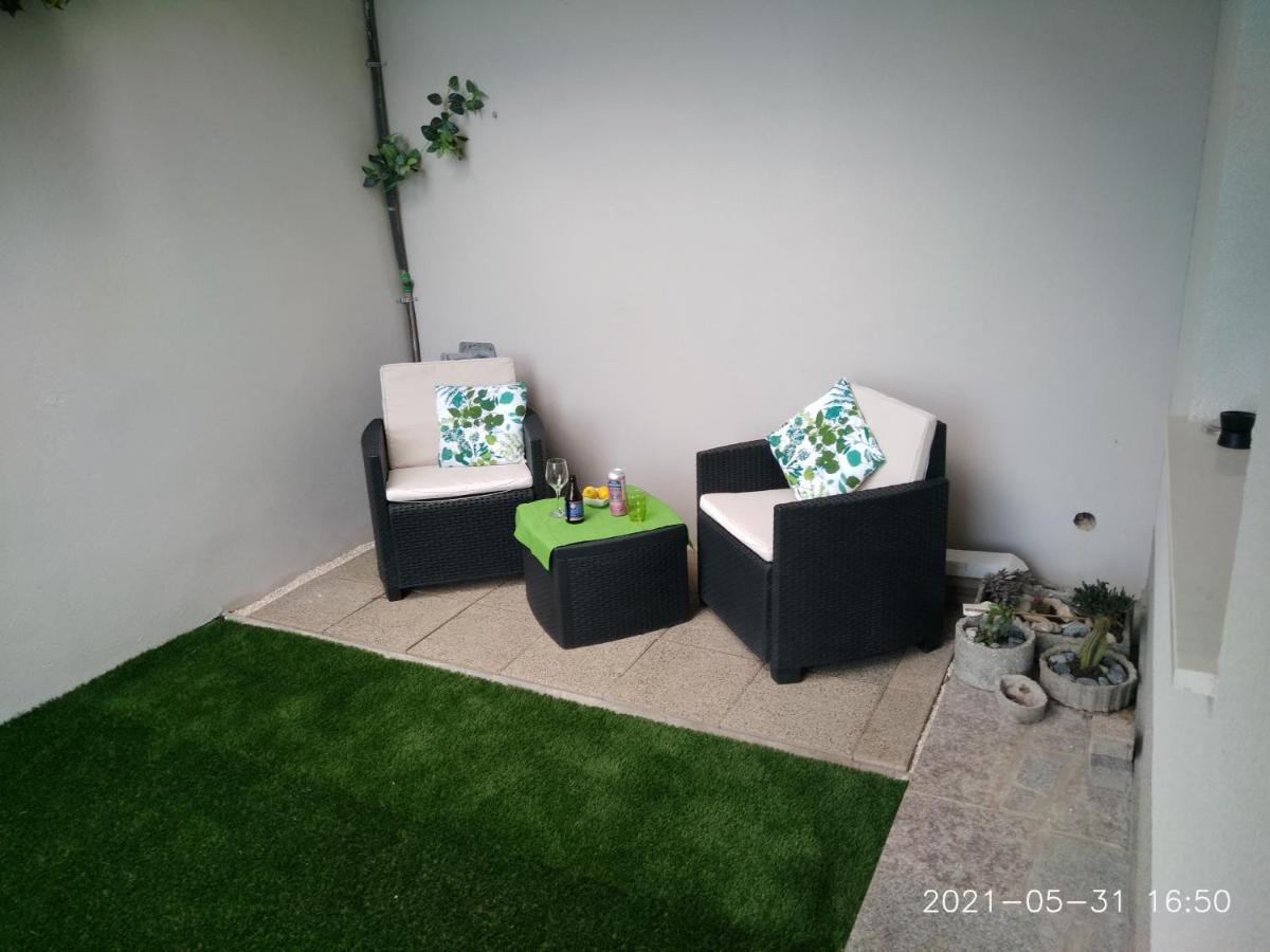 Private Pool And Sea View Apartment أوميس المظهر الخارجي الصورة