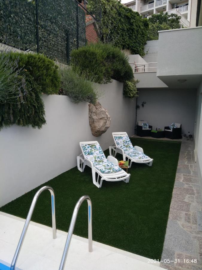 Private Pool And Sea View Apartment أوميس المظهر الخارجي الصورة